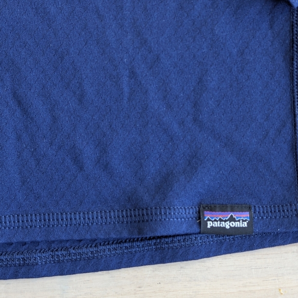 PATAGONIA Women's Capilene® Midweight Baselayer Crewneck Navy Women's Medium - Picture 3 of 6